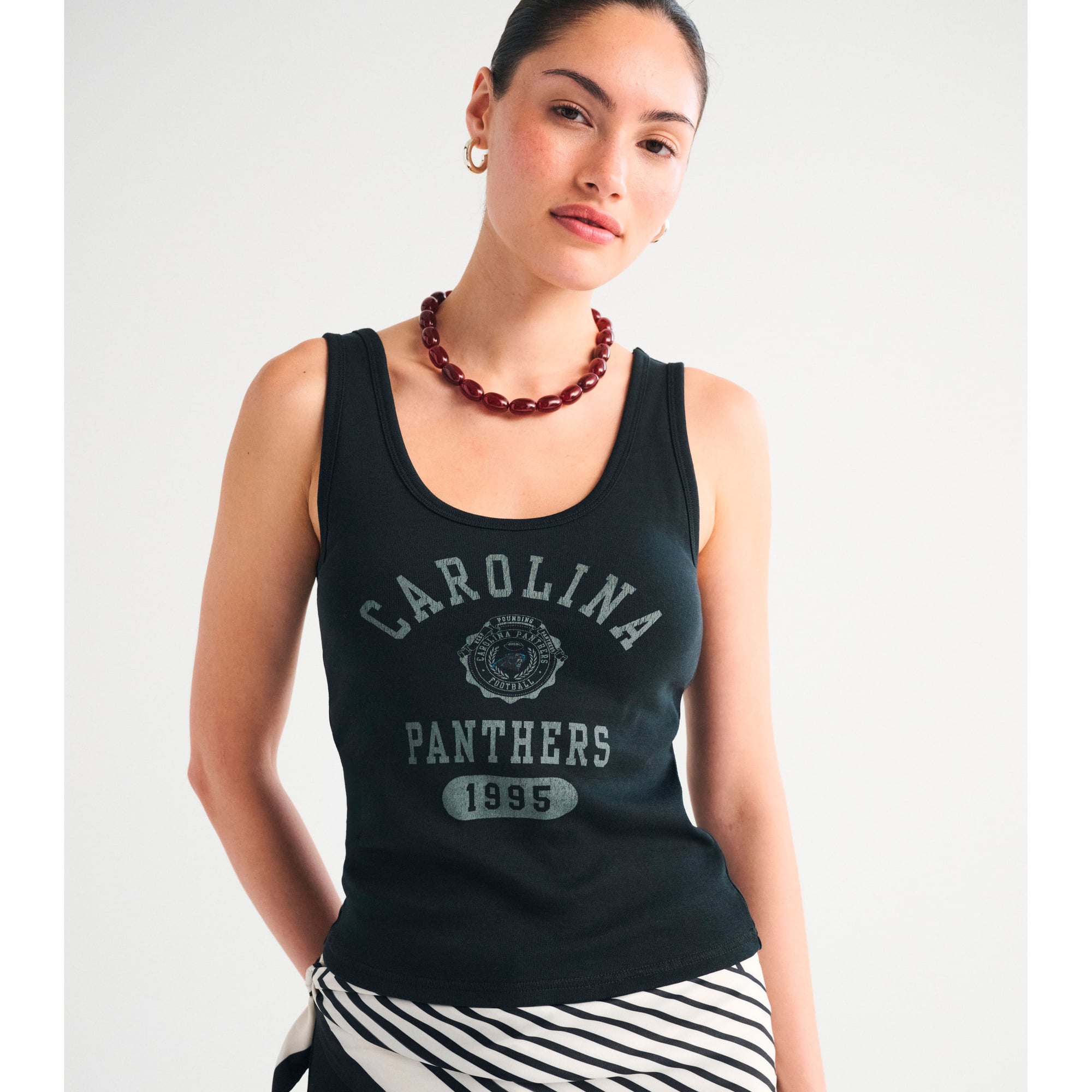 Schwarzes, trägerloses Carolina Panthers-Tanktop von Abercrombie & Fitch für Damen mit Rundhalsausschnitt (ohne BH).