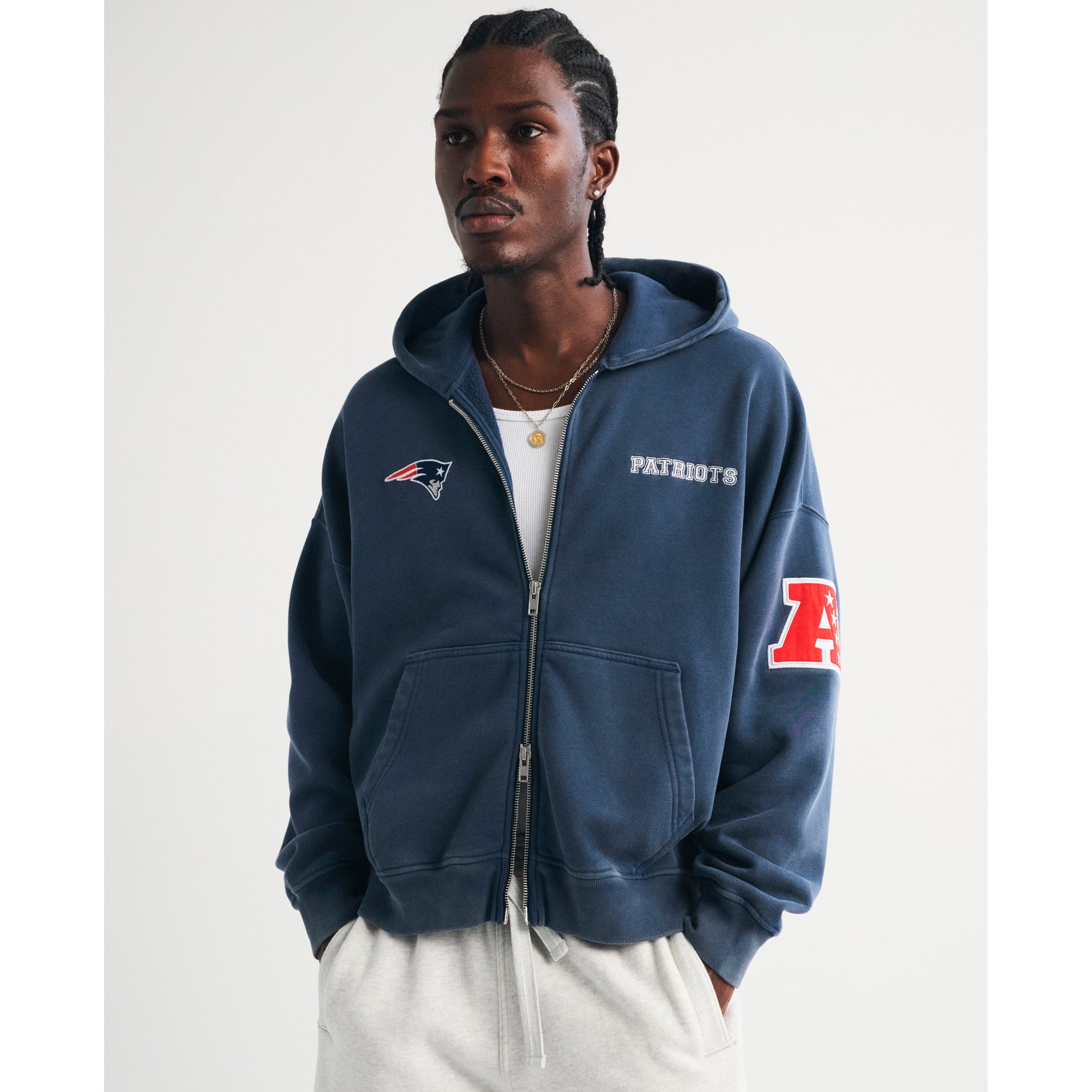Herren-Fleece-Kapuzenpullover von Abercrombie & Fitch mit durchgehendem Reißverschluss und New-England-Patriots-Motiv in Marineblau