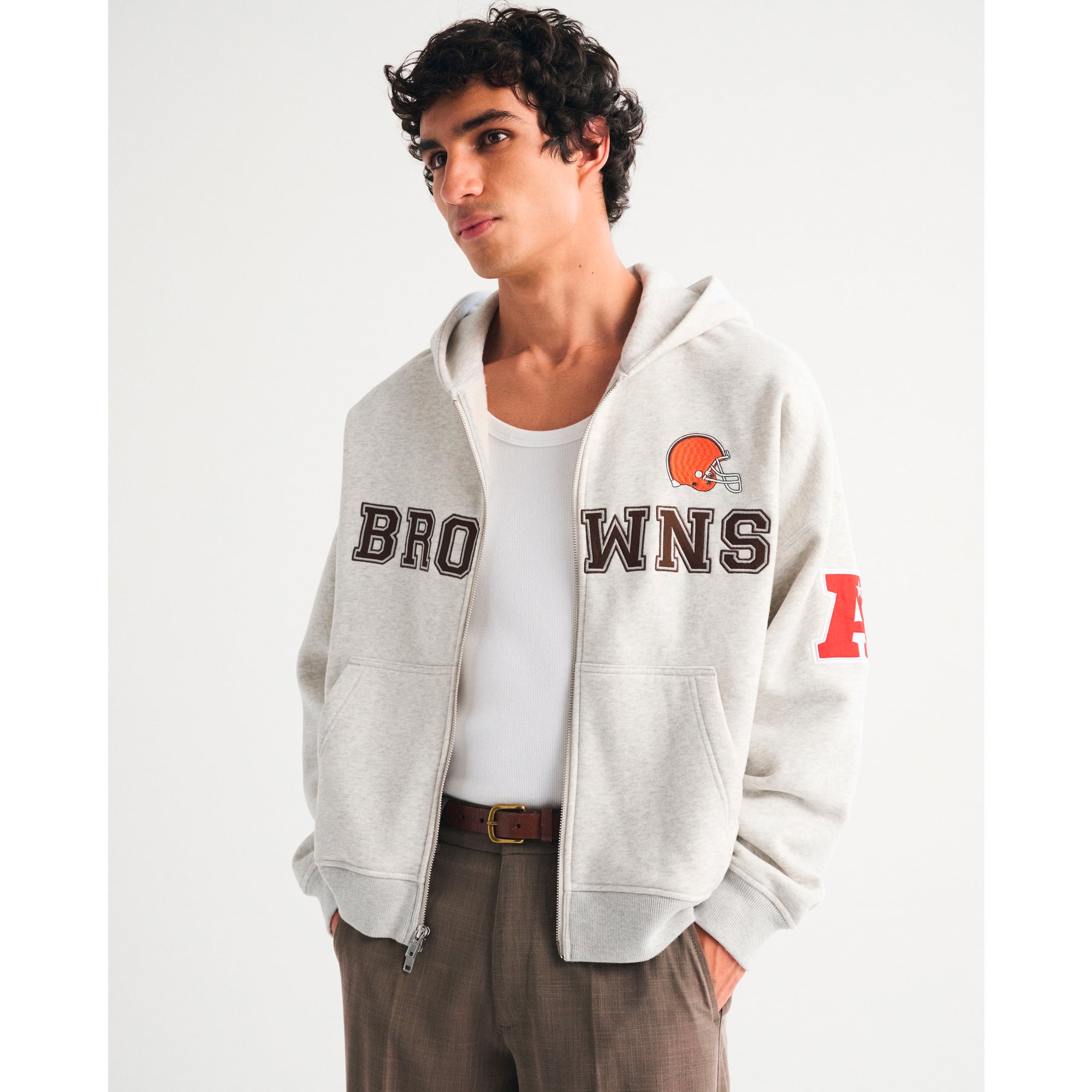 Abercrombie & Fitch Herren-Fleece-Kapuzenpullover mit durchgehendem Reißverschluss und grauem Cleveland Browns-Logo