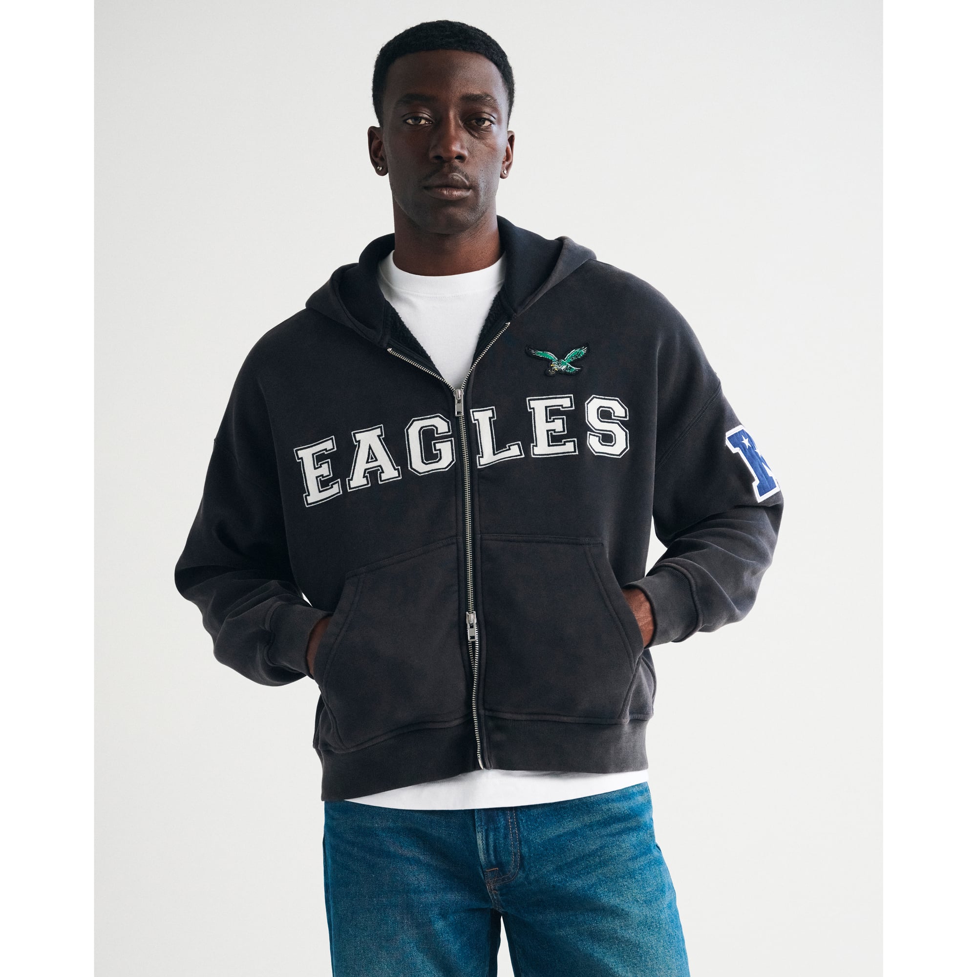 Abercrombie & Fitch Herren-Fleece-Hoodie mit durchgehendem Reißverschluss und Philadelphia Eagles-Logo in Schwarz