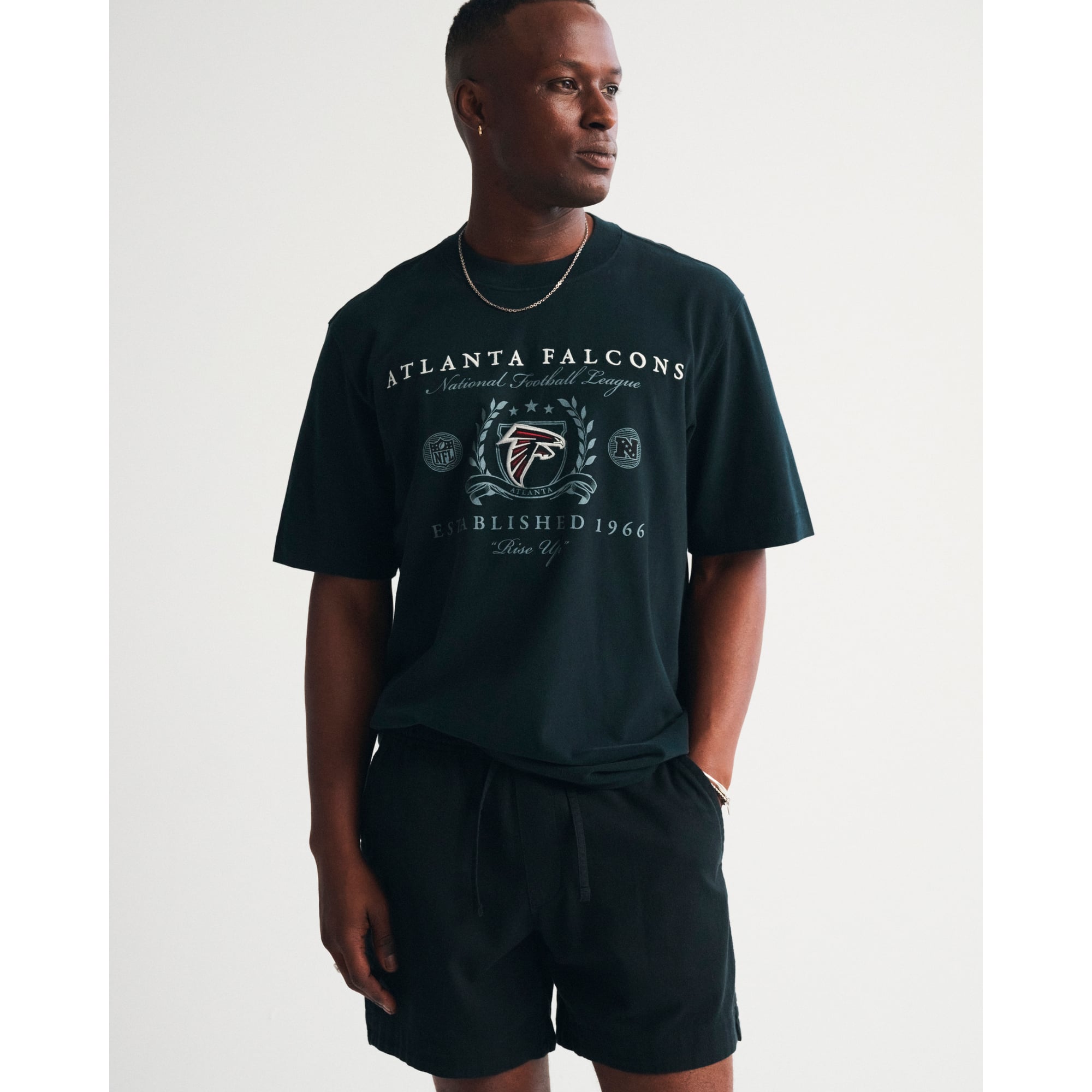 Schwarzes Premium-T-Shirt der Atlanta Falcons von Abercrombie & Fitch für Herren (schwere Qualität).