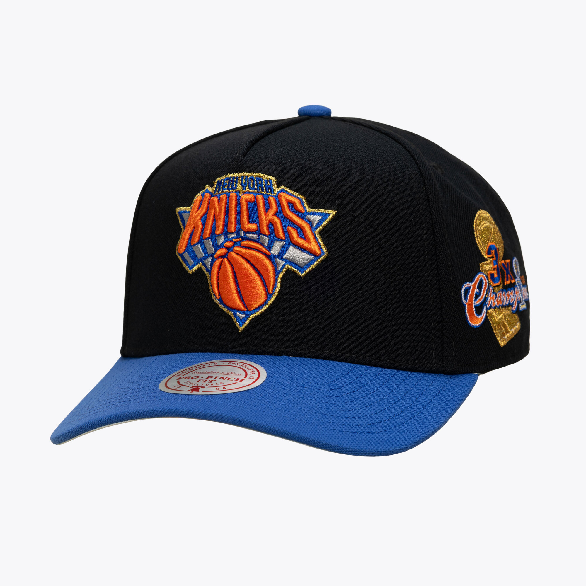 Men's Mitchell & Ness Black New York Knicks Three-Time NBA Champions Banner Pro Pinch Snapback Hat