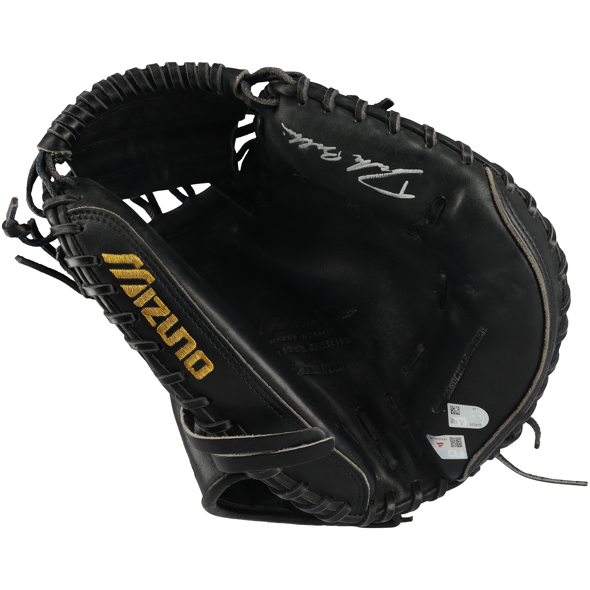 Drake Baldwin Atlanta Braves Autographed Game-Used Black Mizuno Catcher's Glove from the 2026 MLB Season - NF70437420