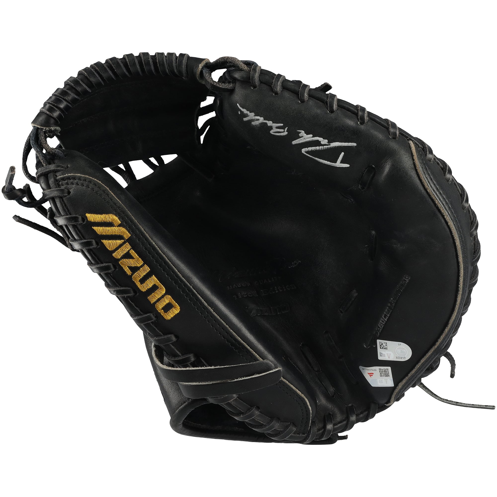 Drake Baldwin Atlanta Braves Autographed Game-Used Black Mizuno Catcher's Glove from the 2026 MLB Season - NF70437420