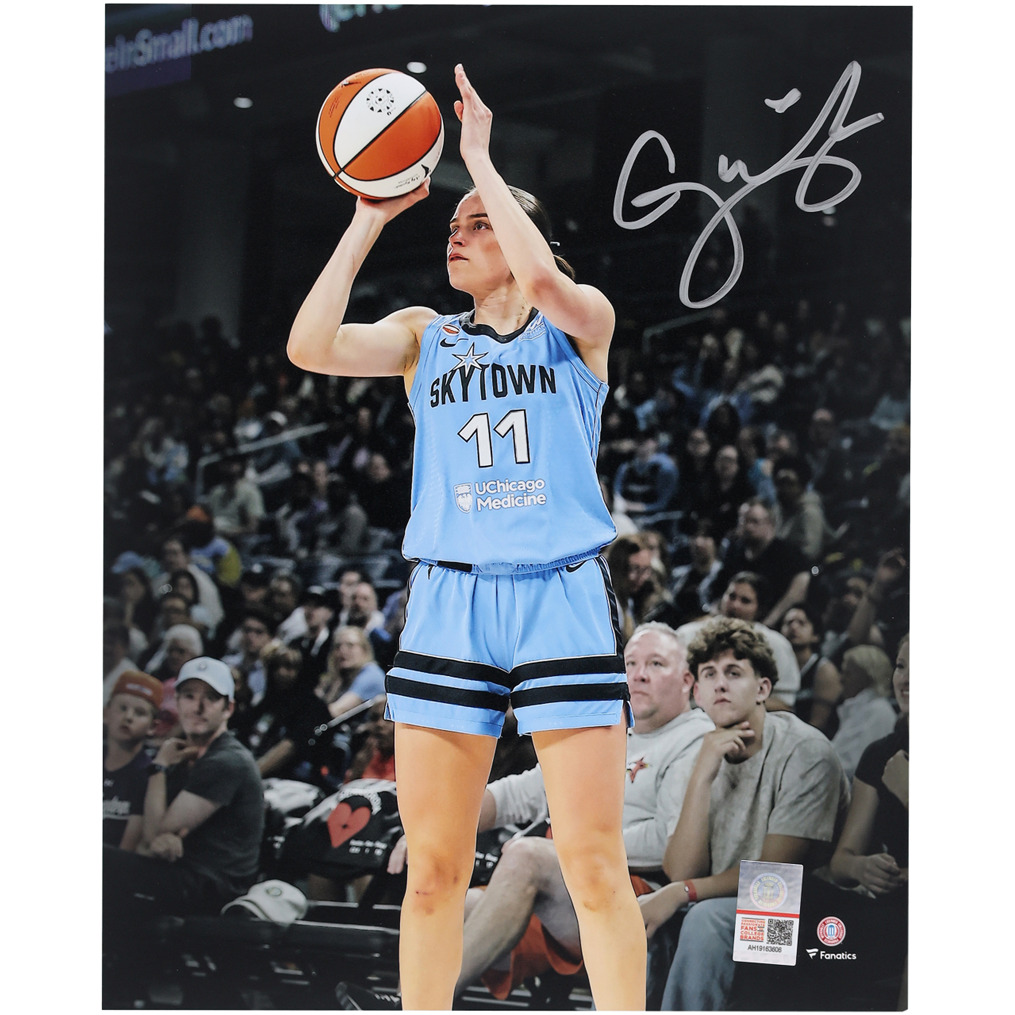 Gabriela Jaquez Chicago Sky Autographed 8" x 10" Shooting Spotlight Photograph
