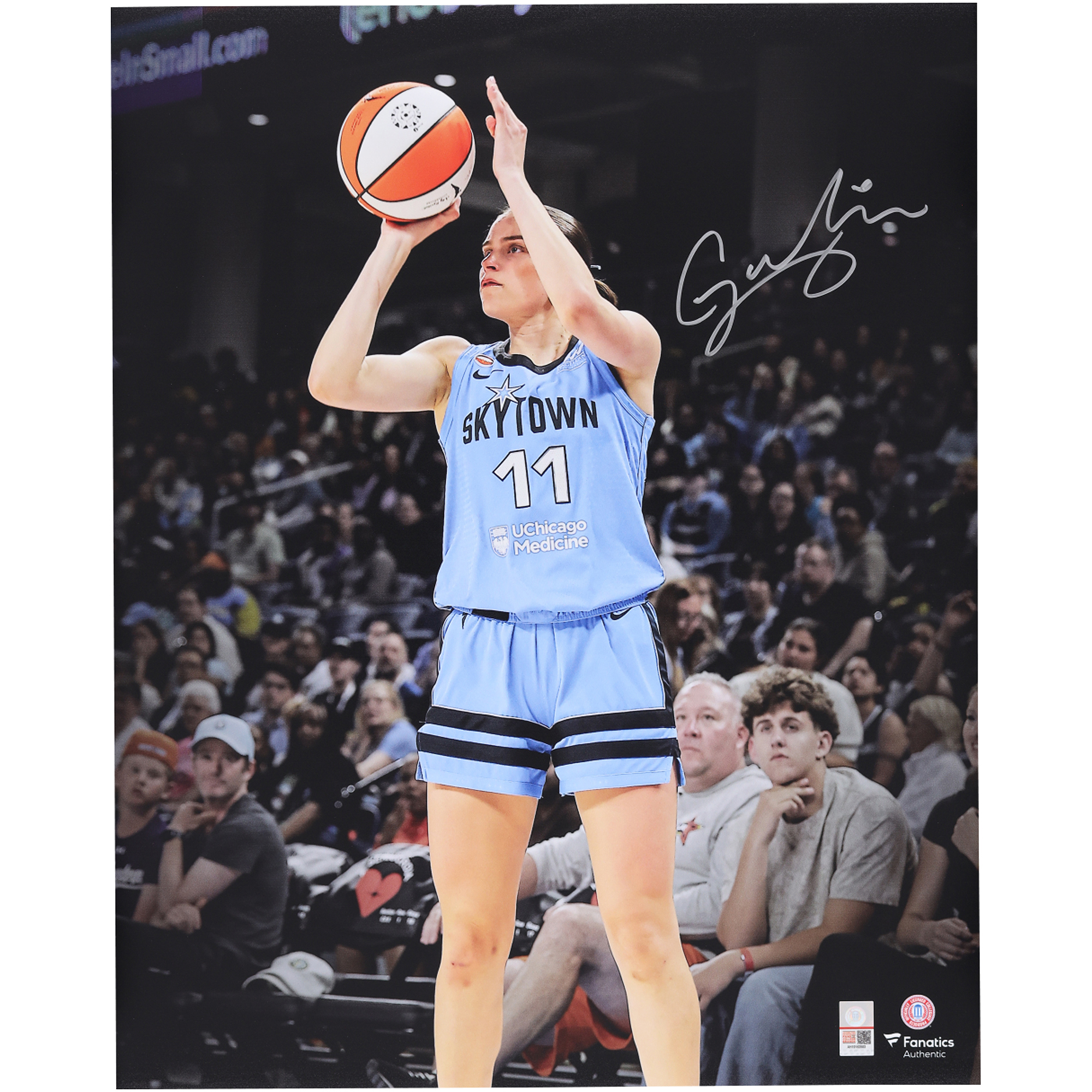 Gabriela Jaquez Chicago Sky Autographed 16" x 20" Shooting Spotlight Photograph