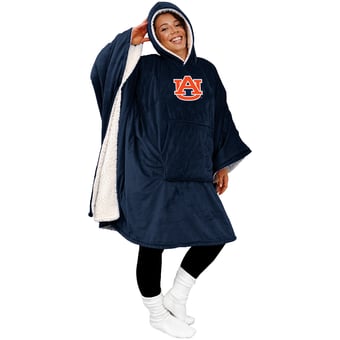 Pegasus Auburn Tigers Team 50" x 70" Bloncho Sherpa Fan Cape