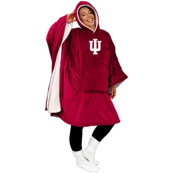 Pegasus Indiana Hoosiers Team 50" x 70" Bloncho Sherpa Fan Cape