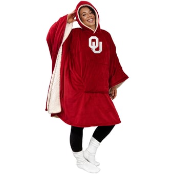 "Pegasus Oklahoma Sooners Team 50"" x 70"" Bloncho Sherpa Fan Cape"