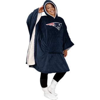Pegasus New England Patriots Team 50" x 70" Bloncho Sherpa Fan Cape