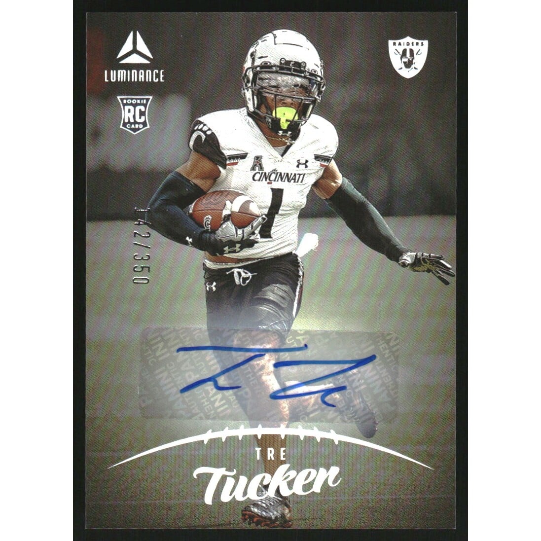 2023 Panini Luminance Autographs #136 Tre Tucker/350. rookie card picture
