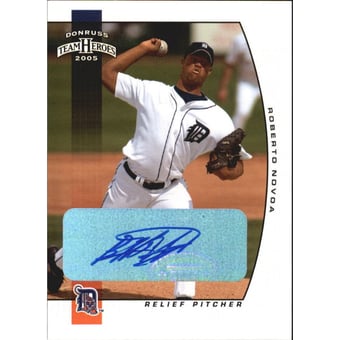 2005 Donruss Team Heroes Autographs #124 Roberto Novoa