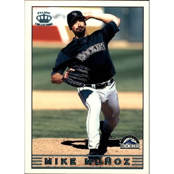 1999 Pacific Crown Collection Platinum Blue #98 Mike Munoz