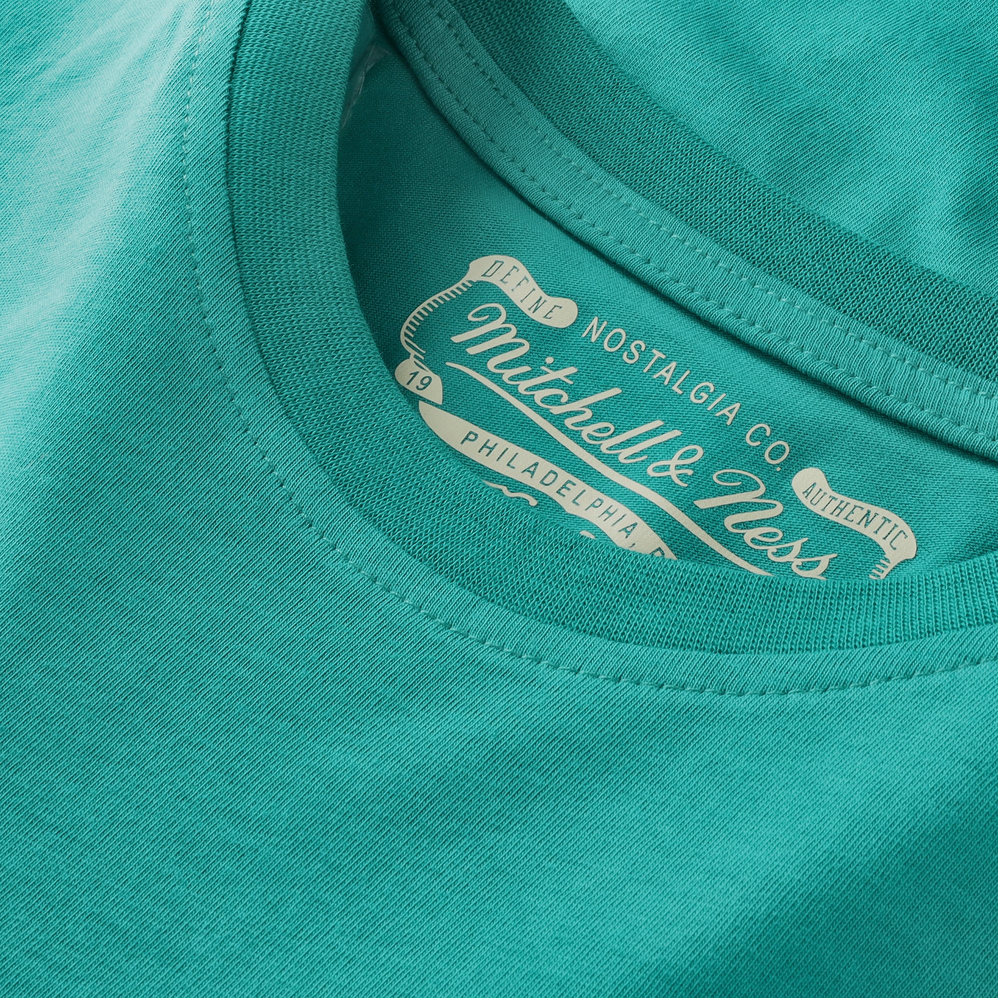 Boston Celtics Mitchell & Ness Name & Number T-Shirt Larry Bird, , rebel_hi-res