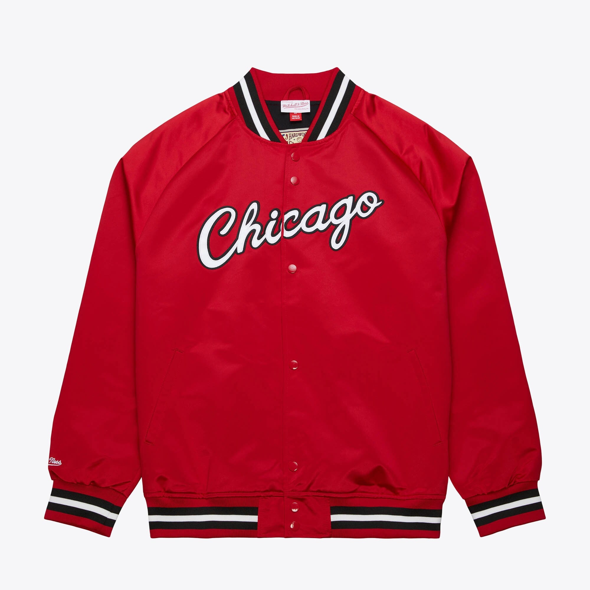 Chicago Bulls Mitchell & Ness Vintage Logo Lightweight Satin Jacket - Mens